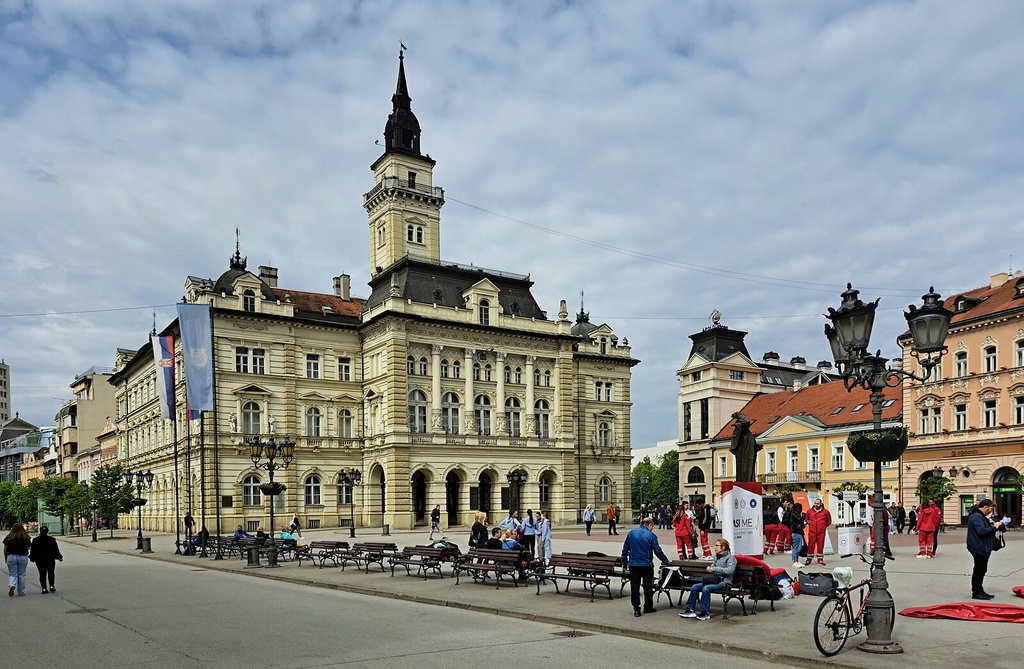 【Novi Sad + Sremski Karlovci + Fruška Gora 1 日】Vojvodina 北部葡萄酒乡 · 中文司导
